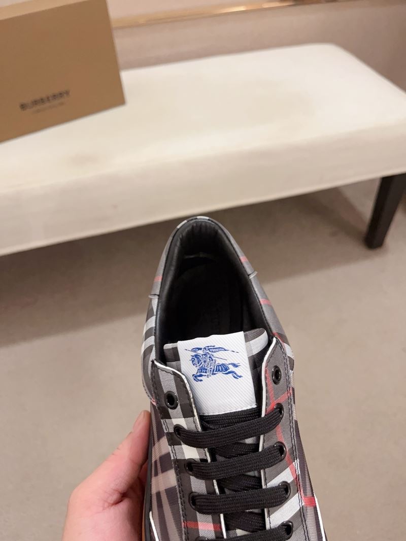 Burberry Low Shoes